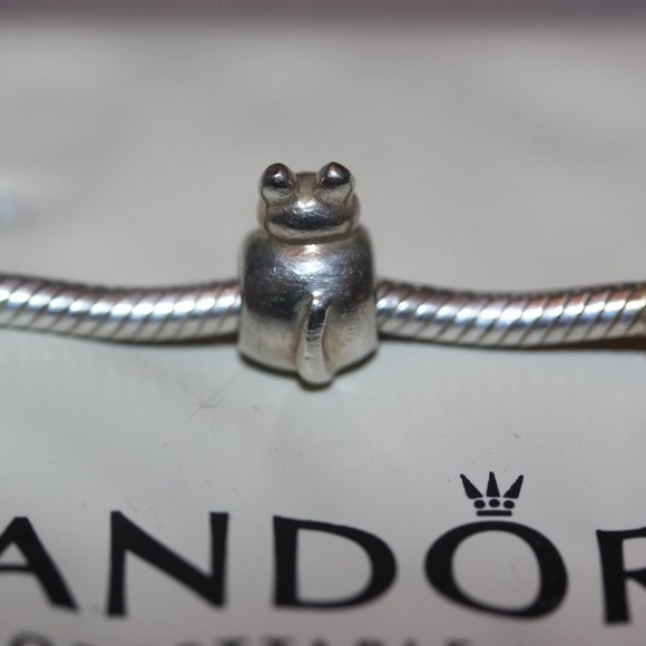Authentic PANDORA *RETIRED* STERLING KITTY CHARM - Picture 2 of 3